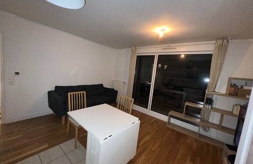 Gennevilliers Apartment | Pet-Friendly Retreat at Serenspot for the Whole Family