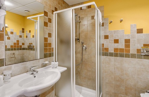 Licata Hotel | Relax at Serenusa Resort: A 4-Star Ocean View Escape