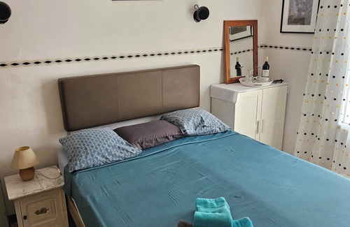 Lezignan-Corbieres Bed & Breakfast | Serge Le Belge room 3 VIP - terrace - jacuzzi