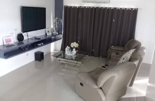 Palompon Hotel | Family-Friendly Sergi's Resort: Great Dining & High Ratings