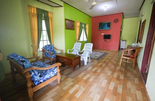 Chukai House | Kid-Friendly Retreat at Seri Tempurung Homestay