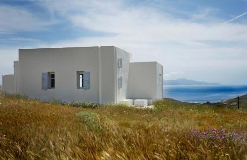 Livadi House | Idyllic Serifos Home with Breathtaking Views & 9.8 Rating