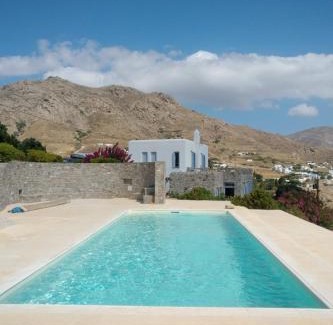 Serifos Villa | Cozy Serifos Stone Villa A with Oceanfront Pool Access
