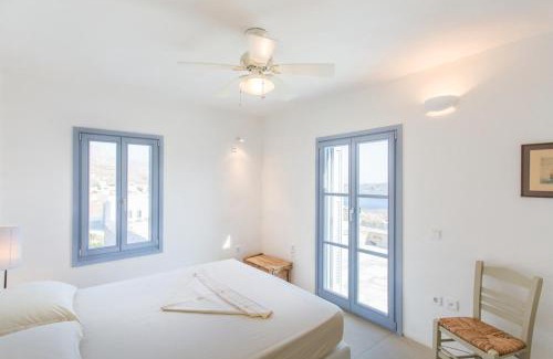 Serifos Villa | Cozy Serifos Stone Villa A with Oceanfront Pool Access