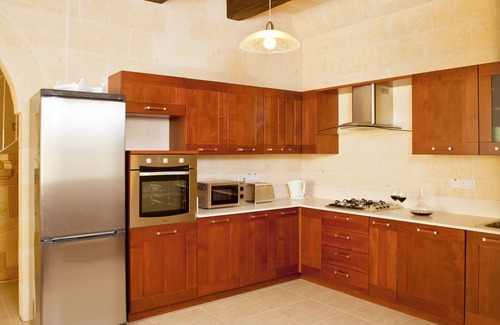 Xaghra House | Serkuzan: 3-Bedroom House with Private Pool & Ocean View
