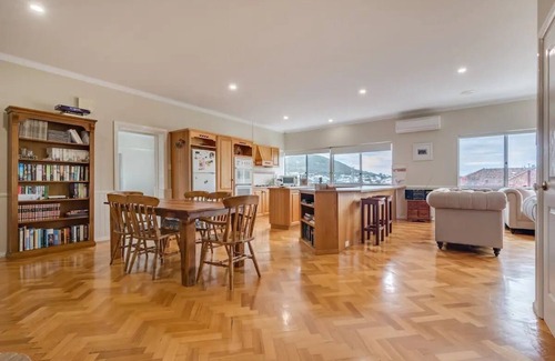 Albany Apartment | Experience Serpentine Rose - Ideal City Center Retreat