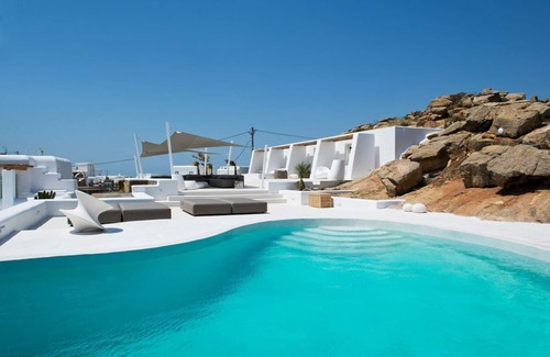Tourlos Villa | Cozy Serpentine Suite - One Bedroom Villa with Kitchen
