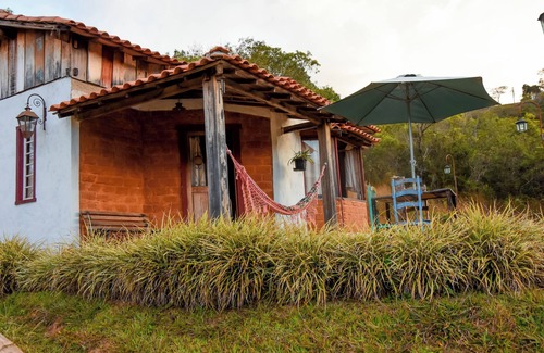 Tiradentes Ski Chalet | Serra a Vista Chalés: Family-Friendly & Pet Welcoming Retreat