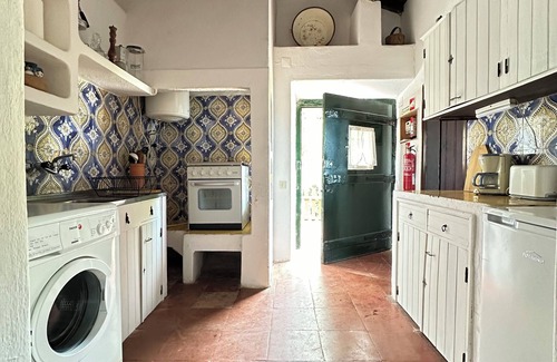 Nossa Senhora da Anunciada House | Experience Serra da Arrábida with Breathtaking Ocean Views