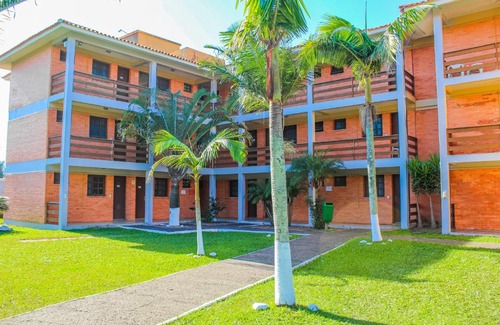 Capao da Canoa Hotel | Relax at Serramar Apart Hotel: Pet-Friendly with Pool