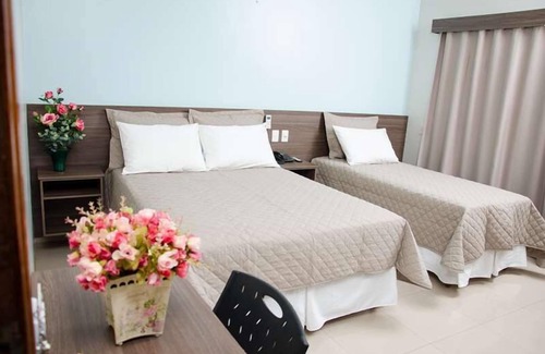 Cidade Salmen Hotel | Discover Serras Hotel: Family-Friendly with Great Amenities