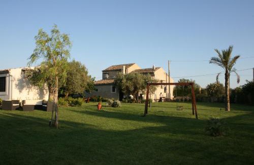 Chiaramonte Gulfi Apartment | Relaxing Serravalle Relais & Country Villa with Private Pool