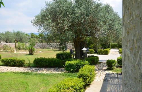Chiaramonte Gulfi Apartment | Relaxing Serravalle Relais & Country Villa with Private Pool