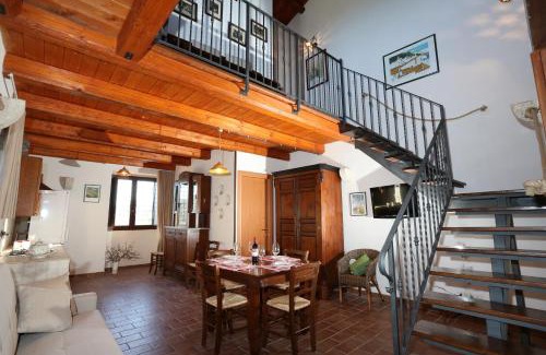 Chiaramonte Gulfi Apartment | Relaxing Serravalle Relais & Country Villa with Private Pool
