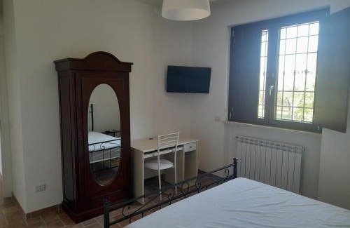 Battipaglia Bed & Breakfast | Budget-Friendly Serroni Alto: Family Rooms & Breakfast Included