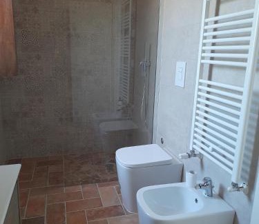 Battipaglia Bed & Breakfast | Budget-Friendly Serroni Alto: Family Rooms & Breakfast Included