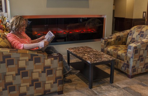 Grande Prairie Hotel | Discover Service Plus Inn and Suites in Grande Prairie