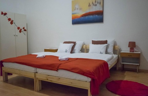 Lengyeltoti House | Family-Friendly Retreat at Servus Vendégház 2 - Rated 9/10