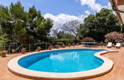 Sa Cabaneta Villa | Experience Comfort at Ses Buguenvílies with Pool Access