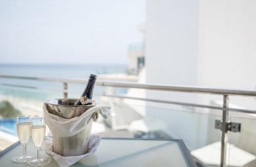 Santiago Hotel | Oceanfront Escape at Sesimbra Hotel - 5-Star Experience