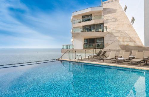 Santiago Hotel | Oceanfront Escape at Sesimbra Hotel - 5-Star Experience