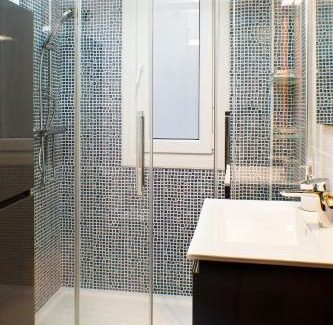 Sestao Apartment | Modern Sestao Apartment with Terrace and Free WIFI