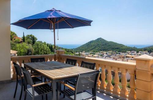 Capdepera House | Elegant Sestel: Family-Friendly Stay with Pool Access