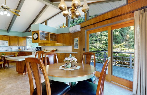 Orick House | Hilltop Retreat with Pool & Spa Near Redwood National Park