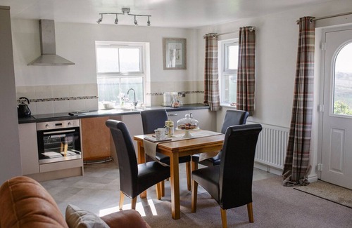 Otley Cottage | Experience Relaxation on a Working Dairy Farm Retreat