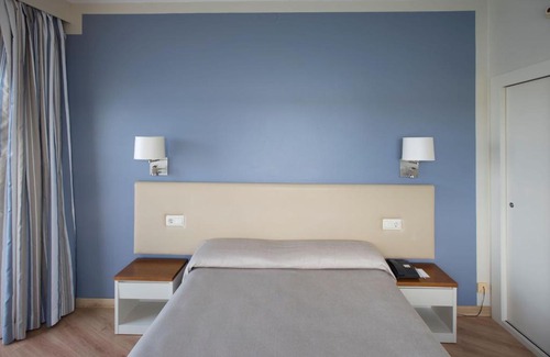 Es Castell Hotel | Experience Seth Agamenon: 4-Star Oceanfront Retreat