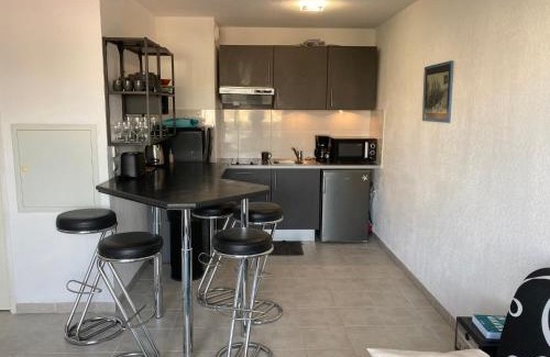 Sete Apartment | Discover SETième Art: Pet-Friendly Hotel in Central Sète