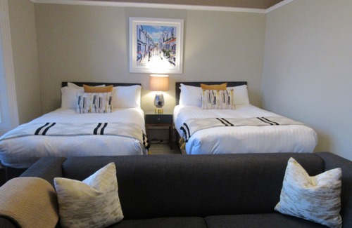 East End House | Highly Rated Seton Guest House with Pool & Breakfast