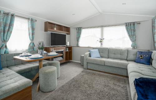 Port Seton Other | Family-Friendly Seton Sands: 3 Bed Caravan with Pool