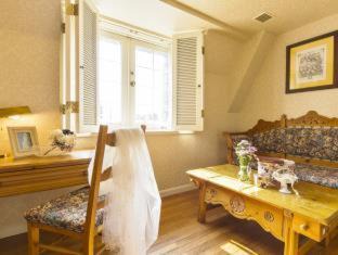 Nagasaki Hotel | Discover Setre Glover's House Nagasaki: 4-Star Retreat with Hot Tub