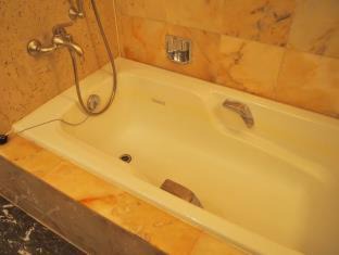 Nagasaki Hotel | Discover Setre Glover's House Nagasaki: 4-Star Retreat with Hot Tub