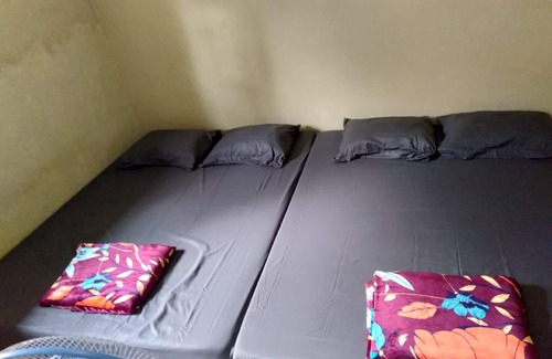Srimulyo Bed & Breakfast | Budget-Friendly Setro Kariyo Homestay with Breakfast & Kitchen