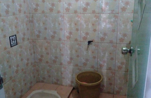 Srimulyo Bed & Breakfast | Budget-Friendly Setro Kariyo Homestay with Breakfast & Kitchen