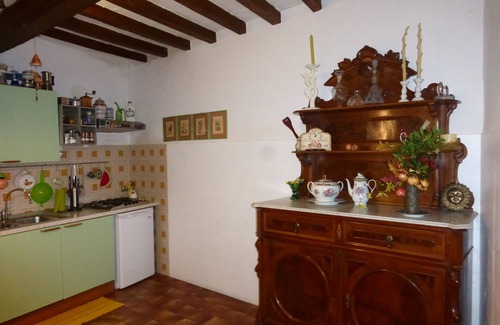 Settignano Apartment | Cozy Tuscan House in Settignano with Spa & Hot Tub