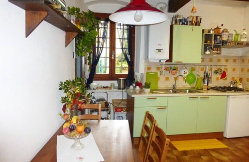 Settignano Apartment | Cozy Tuscan House in Settignano with Spa & Hot Tub