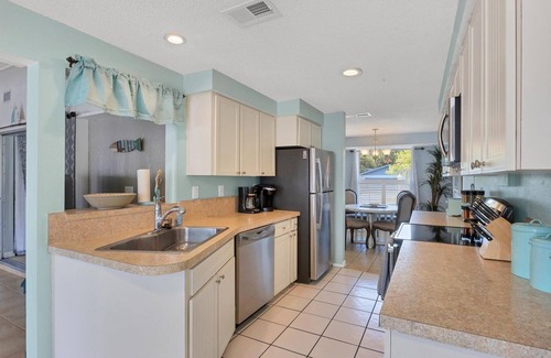 Whitfield House | Relax in Sarasota: Tropical Retreat with Ocean View Pool