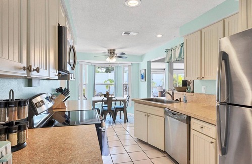 Whitfield House | Relax in Sarasota: Tropical Retreat with Ocean View Pool