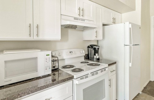 Southbelt/Ellington Apartment | SettlersRanch 1BD 2 - One Bedroom Apartment, Sleeps 2