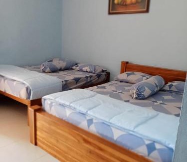 Tanjungjaya House | Cozy Setya Homestay with Dining & Family-Friendly Vibes