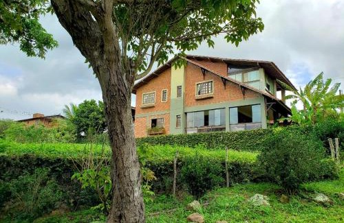 Gravata House | Discover Seu Cantinho: 4-Star Retreat with Pool & Pets Welcome