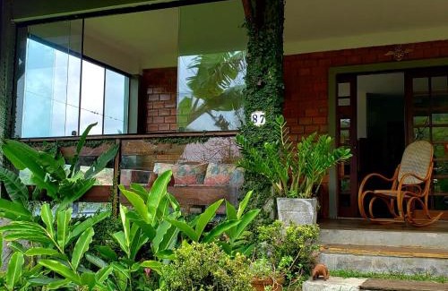 Gravata House | Discover Seu Cantinho: 4-Star Retreat with Pool & Pets Welcome