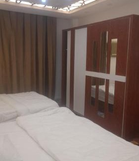 Agouza Apartment | Cozy Hs Shihab Studios: Pet-Friendly Retreat with Hot Tub