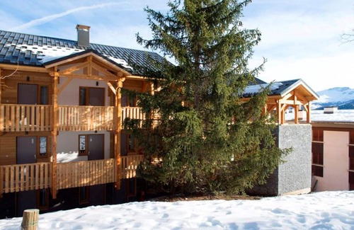 Pra Loup Condo | Conveniently Located Just 300m from the Ski Lifts