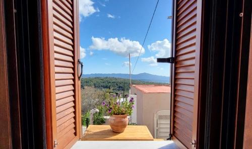 Monolithos House | Pet-Friendly Seva Monolithos House with Perfect 10/10 Score