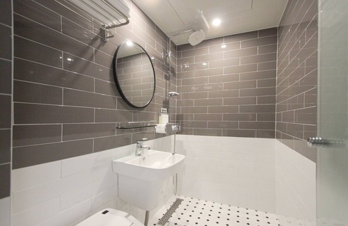 Suncheon Hotel | Budget-Friendly Seven Bricks Hotel with Family Amenities
