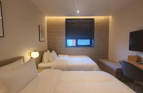 Suncheon Hotel | Budget-Friendly Seven Bricks Hotel with Family Amenities